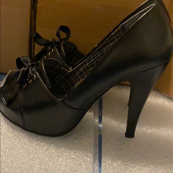 Black High Heels - Picture 2 of 6